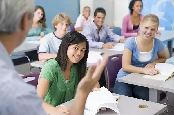 Deutsch lernen auf Thai die Klasse