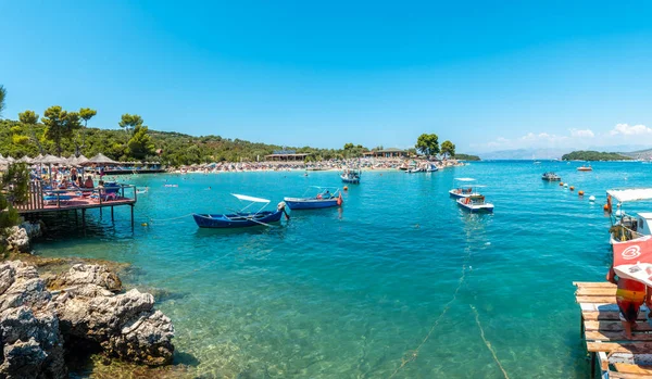Sprachporträt Albanisch: Bucht von Ksamil, albanische Riviera